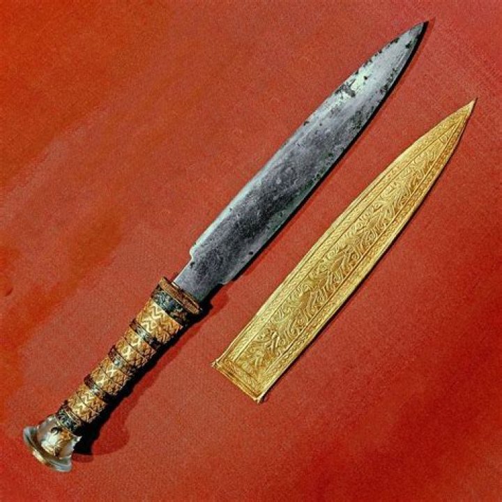King Tut's Dagger Is Actually Made From A Meteorite, Experts Say
