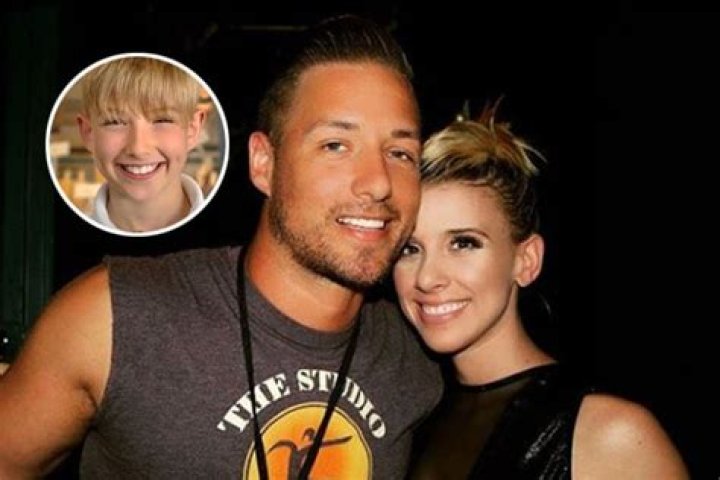 
Meet Elin Elijah Henschel – Photos Of Melissa Schuman’s Son With Husband Brandon Henschel
